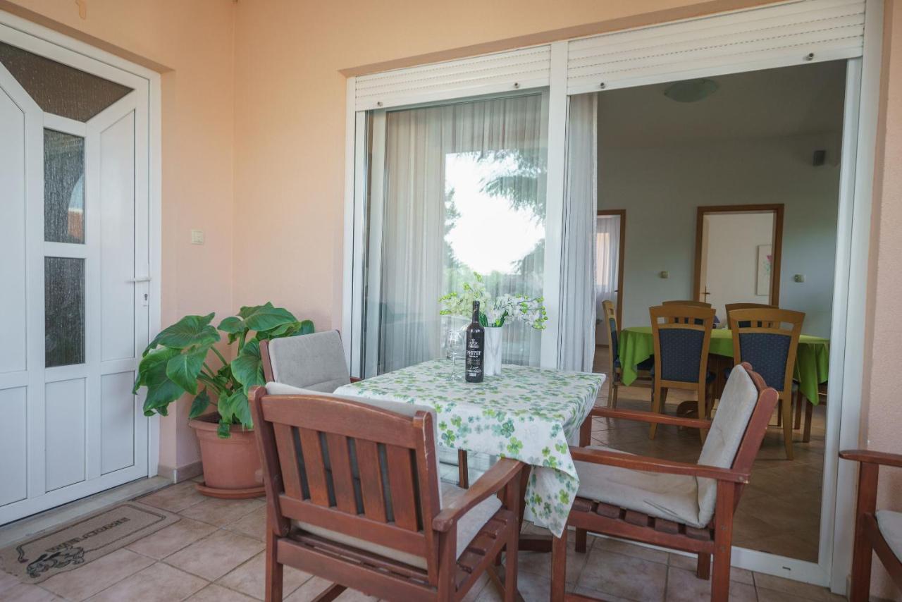 Apartmani Nedoklan Срима Екстериор снимка