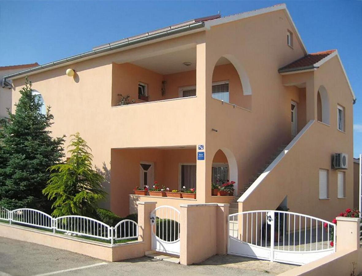 Apartmani Nedoklan Срима Екстериор снимка